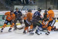 DEL - ERC Ingolstadt - Grizzly Adams Wolfsburg - Goalie Sebastian Vogl unter Beschuß, Patrick Hager (52) und Jeffrey Szwez (10), Gerangel um Puck
