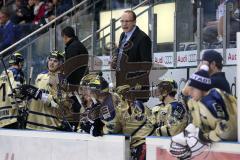 DEL - ERC Ingolstadt - Hamburg Freezers - Cheftrainer Larry Huras gibt Anweisungen