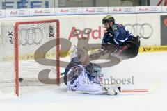 DEL - ERC Ingolstadt - Iserlohn Roosters - Ryan MacMurchy (27) rechts überwindet Goalie Mathias Lange und erzielt in Unterzahl das 1:0 Tor, Jubel