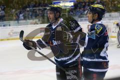 DEL - Eishockey - ERC Ingolstadt - EHC München - links Thomas Greilinger (39) trfft Niklas Treutle (Nr.31,Torwart München) am Helm und Puck geht zum 3:1 ins Tor, Jubel