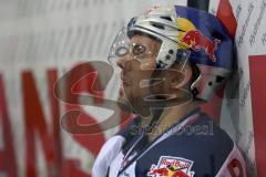 DEL - ERC Ingolstadt - EHC RedBull München - Felix Schuetz (Nr.5,EHC Red Bull München) auf der Strafbank