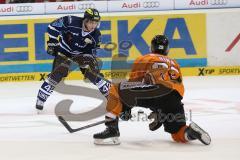 DEL - ERC Ingolstadt - Grizzly Adams Wolfsburg - Jared Ross (42) gegen Robbie Bina