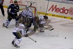 ERC Ingolstadt - Straubing Tigers - Jeffrey Szwez (#10 ERC Ingolstadt) - Petr Taticek (#17 ERC Ingolstadt) - Andy Canzanello weiss Straubing -  Foto: Jürgen Meyer