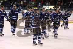 DEL - ERC Ingolstadt - Düsseldorfer EG - Team vor den Fans Jubel Sieg