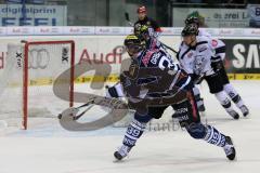 DEL - ERC Ingolstadt - Thomas Sabo Ice Tigers - Thomas Greilinger (39) umfährt Torwart Andreas Jenike und erzielt das 4:0 für den ERC Tor Jubel