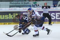 DEL - Eishockey - ERC Ingolstadt - EHC München - Patrick Hager (52) und rechts Benedikt Brückner (Nr.20, München)