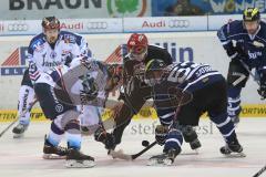 DEL - ERC Ingolstadt - Iserlohn Roosters - rechts Bully Patrick Hager (52)