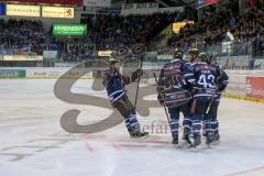 DEL - Eishockey - PlayOff - ERC Ingolstadt - Iserlohn Roosters - 1. Spiel - Tor zum 1:0 durch Jared Ross (ERC 42) hinten, Jubel