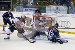 DEL - Eishockey - ERC Ingolstadt - EHC München - Derek Hahn (43) Tor Jubel links #Yannic Seidenberg (Nr.36,EHC Red Bull München), Niklas Treutle (Nr.31,Torwart ) keine Chance