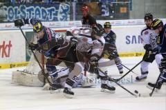 DEL - ERC Ingolstadt - Thomas Sabo Ice Tigers - Gedränge am links Jeffrey Szwez (10) und mitte David Printz (ET)