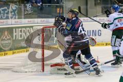 DEL - Saison 2014/2015 - ERC Ingolstadt - Augsburg Panther EV - Derek Hahn (43) erzielt das 4:3 für Ingolstadt Tor Jubel, Goalie Markus Keller (AEV) chancenlos