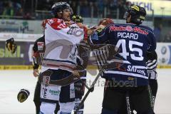 DEL - ERC Ingolstadt - Eisbären Berlin - Streit zwischen Alexandre Picard und Marc Bell (Berlin) links