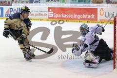 DEL - ERC Ingolstadt - Hamburg Freezers - Tor Penalty durch Brandon Buck (9), Sebastien Caron (HF - 35) keine Chance