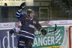 DEL - ERC Ingolstadt - EHC RedBull München - Tor durch Jeffrey Szwez (10) Jubel Petr Taticek (17)