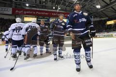 DEL - Eishockey - ERC Ingolstadt - Hamburg Freezers - Sieg im letzten DEL Spiel der Saison, 9:0 vorne Brendan Brooks (ERC 49)