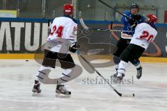 U19 - ERC Ingolstadt - EHC Freiburg - Voronov Thomas blau ERC Ingolstadt - Allgeier Lukas weiß Freiburg - Foto: Jürgen Meyer