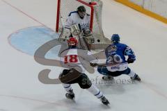 U19 - ERC Ingolstadt - EHC Freiburg - Hoppe Thiemo Torwart Freiburg - Braun Hanno blau ERC Ingolstadt - Denzer Philipp #18 Freiburg - Foto: Jürgen Meyer