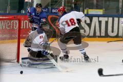 U19 - ERC Ingolstadt - EHC Freiburg - Osterhuber Moritz blau ERC Ingolstadt - Hoppe Thiemo Torwart Freiburg - Foto: Jürgen Meyer