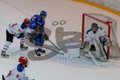 U19 - ERC Ingolstadt - EHC Freiburg - Hoppe Thiemo Torwart Freiburg - Mühlbauer Markus blau ERC Ingolstadt - Frick Fabio #24 weiß Freiburg - Foto: Jürgen Meyer