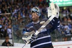 DEL - Eishockey - Finale 2015 - Spiel 2 - ERC Ingolstadt - Adler Mannheim - Torwart Timo Pielmeier (ERC 51) nach dem Spiel