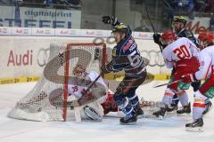 DEL - Eishockey - Playoff - Spiel 3 - ERC Ingolstadt - DEG Düsseldorf - Siegtor durch Patrick Hager (ERC 52), Torhüter Tyler Beskorowany (DEG 39)keine Chance Jubel