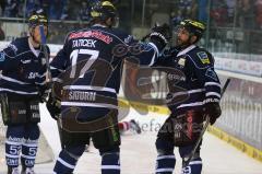 DEL - Eishockey - Playoff - Spiel 5 - ERC Ingolstadt - DEG Düsseldorf - Tor Jubel durch Thomas Greilinger (ERC 39) 4:1 mit links Petr Taticek (ERC 17), Travis Turnbull (DEG 71) am Boden