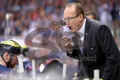 DEL - Play Off - Finale - Spiel 4 ERC Ingolstadt - Adler Mannheim - Larry Huras (Trainer ERC Ingolstadt) mit der Leistung seiner Spieler unzufrieden - Foto: Jürgen Meyer