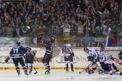 DEL - Eishockey - Playoff - Spiel 5 - ERC Ingolstadt - Iserlohn Roosters - Tor 4:3 durch Jeffrey Szwez (ERC 10) Jubel Sieg Fans Fahnen