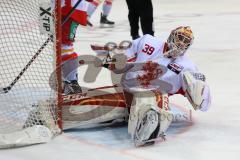 DEL - Eishockey - Playoff - Spiel 5 - ERC Ingolstadt - DEG Düsseldorf - am Boden Torhüter Tyler Beskorowany (DEG 39) nach dem dritten Gegentor