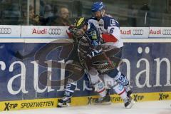 DEL - Play Off - Finale - Spiel 4 ERC Ingolstadt - Adler Mannheim - Jared Ross (#42 ERC Ingolstadt) - Foster Kurtis (#6) - Foto: Jürgen Meyer