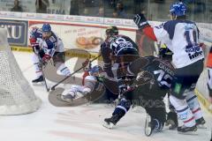 DEL - Play Off - Finale - Spiel 4 ERC Ingolstadt - Adler Mannheim - Christoph Gawlik (#19 ERC Ingolstadt) - checkt Foster Kurtis (#6) - Foto: Jürgen Meyer