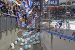 DEL - Eishockey - Finale 2015 - Spiel 6 - ERC Ingolstadt - Adler Mannheim - Fans Jubel Fahnen Choreographie