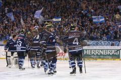 DEL - Eishockey - Playoff - Spiel 5 - ERC Ingolstadt - Iserlohn Roosters - Tor 4:3 durch Jeffrey Szwez (ERC 10) Jubel Sieg Fans Fahnen