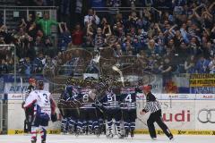 DEL - Eishockey - Playoff - Spiel 5 - ERC Ingolstadt - Iserlohn Roosters - Tor 4:3 durch Jeffrey Szwez (ERC 10) Jubel Sieg Fans Fahnen