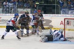 DEL - Eishockey - Finale 2015 - Spiel 2 - ERC Ingolstadt - Adler Mannheim - Jared Ross (ERC 42) überwindet Torwart Dennis Endras (MAN 44) und trifft zum 3:1 Tor Jubel