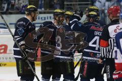 DEL - Eishockey - Finale 2015 - Spiel 2 - ERC Ingolstadt - Adler Mannheim - Derek Hahn (ERC 43) erzielt ein 4:1gegen Torwart Dennis Endras (MAN 44) Jubel Freude John Laliberte (ERC 15) Brendan Brooks (ERC 49)