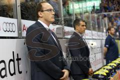 DEL - Eishockey - Finale 2015 - Spiel 2 - ERC Ingolstadt - Adler Mannheim - vor dem Spiel Fans Nationalhymne Panther Cheftrainer Larry Huras und Co-Trainer Emanuel Viveiros