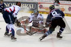 DEL - Playoff - Viertelfinale - 7. Spiel - ERC Ingolstadt - Iserlohn Roosters - Brandon Buck (#9 ERC Ingolstadt) mit einer Torchance - Mathias Lange Torwart Iserlohn -  Foto: Jürgen Meyer