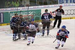 DEL - Eishockey - Finale 2015 - Spiel 6 - ERC Ingolstadt - Adler Mannheim - 1:3 - Andrew Joudrey (MAN 11) mit dem 1:2 Tor Jubel, Torwart Timo Pielmeier (ERC 51) chancenlos