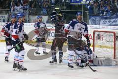 DEL - Eishockey - Finale 2015 - Spiel 2 - ERC Ingolstadt - Adler Mannheim - Derek Hahn (ERC 43) erzielt ein 4:1gegen Torwart Dennis Endras (MAN 44) Jubel Freude