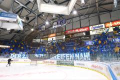 DEL - Eishockey - Finale 2015 - Spiel 2 - ERC Ingolstadt - Adler Mannheim - vor dem Spiel Fans Nationalhymne Panther Spruchband Choreographie Sterne