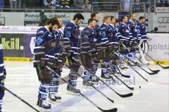 DEL - Eishockey - Finale 2015 - Spiel 2 - ERC Ingolstadt - Adler Mannheim - vor dem Spiel Fans Nationalhymne Panther