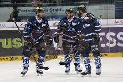 DEL - Eishockey - Playoff - Spiel 3 - ERC Ingolstadt - DEG Düsseldorf - Führungstreffer Tor Jubel durch Dustin Friesen (ERC 14), Jubel mit Derek Hahn (ERC 43) und links John Laliberte (ERC 15)