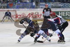 DEL - Eishockey - Playoff - Spiel 5 - ERC Ingolstadt - Iserlohn Roosters - Bully Björn Barta (ERC 33) links