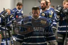 DEL - Eishockey - Finale 2015 - Spiel 6 - ERC Ingolstadt - Adler Mannheim - Torwart Timo Pielmeier (ERC 51)  vor dem Spiel