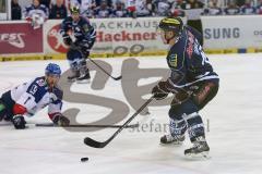 DEL - Eishockey - Finale 2015 - Spiel 2 - ERC Ingolstadt - Adler Mannheim - Christoph Gawlik (ERC 19)