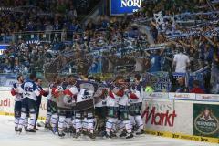 DEL - Eishockey - Finale 2015 - Spiel 6 - ERC Ingolstadt - Adler Mannheim - 1:3 - Mannheim Deutscher Meister 2015 - Feiern vor den Ingolstädter Fans