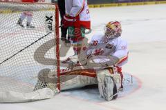 DEL - Eishockey - Playoff - Spiel 5 - ERC Ingolstadt - DEG Düsseldorf - am Boden Torhüter Tyler Beskorowany (DEG 39) nach dem dritten Gegentor