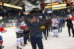 DEL - Eishockey - Finale 2015 - Spiel 6 - ERC Ingolstadt - Adler Mannheim - 1:3 - Mannheim Deutscher Meister 2015 - Trainer Mannheim Jeffrey Ward Pokal