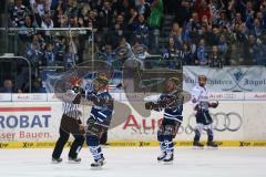 DEL - Eishockey - Playoff - Spiel 5 - ERC Ingolstadt - Iserlohn Roosters - Tor zur 3:2 Führung durch Dustin Friesen (ERC 14), Christoph Gawlik (ERC 19) und Björn Barta (ERC 33) jubeln